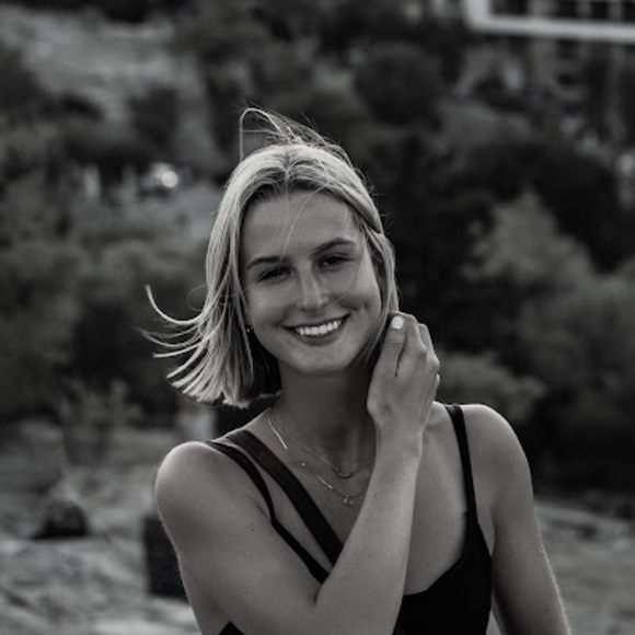 Meet your Posher, Bridget - Picture 1 of 1